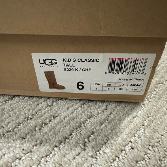 Kids classic tall Ugg boots - Picture 4 of 5